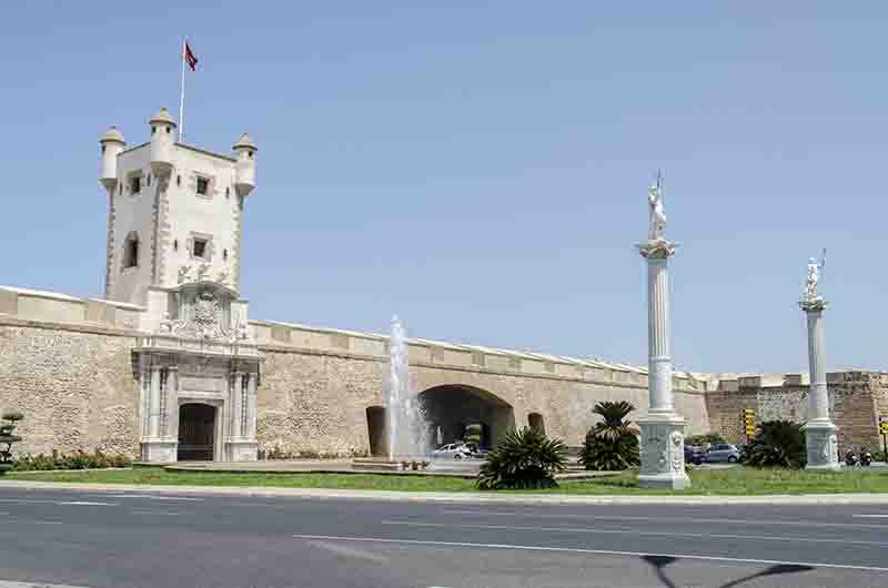 Cádiz 01 - Puerta de Tierra.jpg